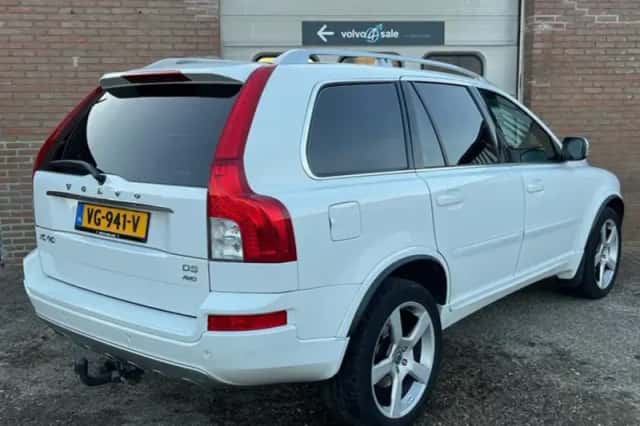 Volvo XC90 (2014) thumbnail 2