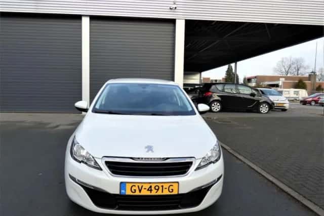 Peugeot 308 (2015) thumbnail 3