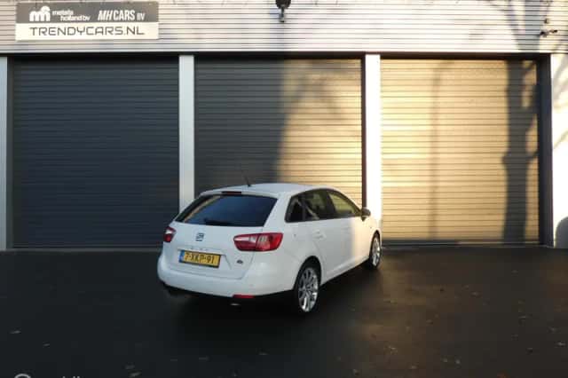 SEAT Ibiza (2014) thumbnail 3