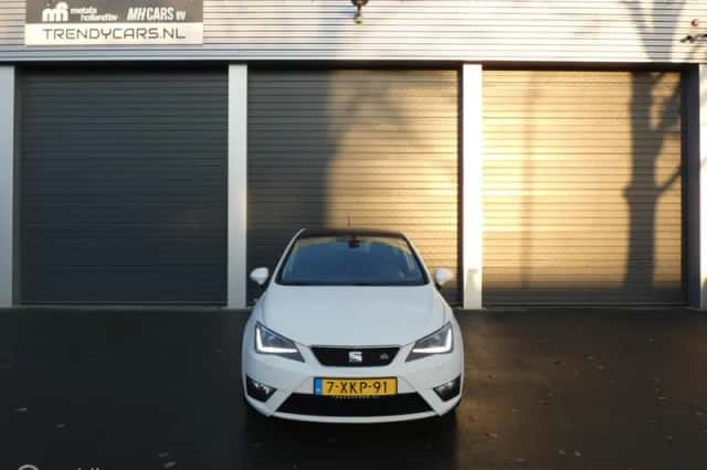 SEAT Ibiza (2014) thumbnail 4