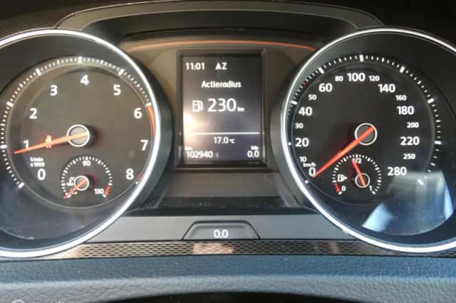 Volkswagen Golf (2016) thumbnail 5