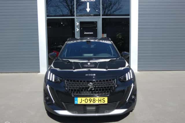 Peugeot 2008 (2020) thumbnail 5