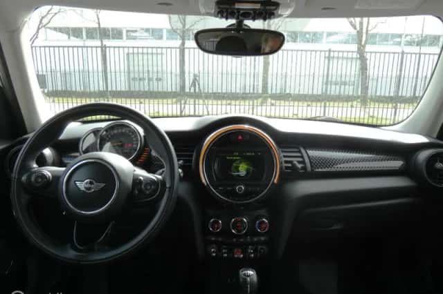 MINI Cooper S (2017) thumbnail 6