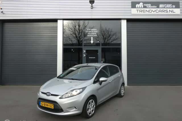 Ford Fiesta (2012) thumbnail 1