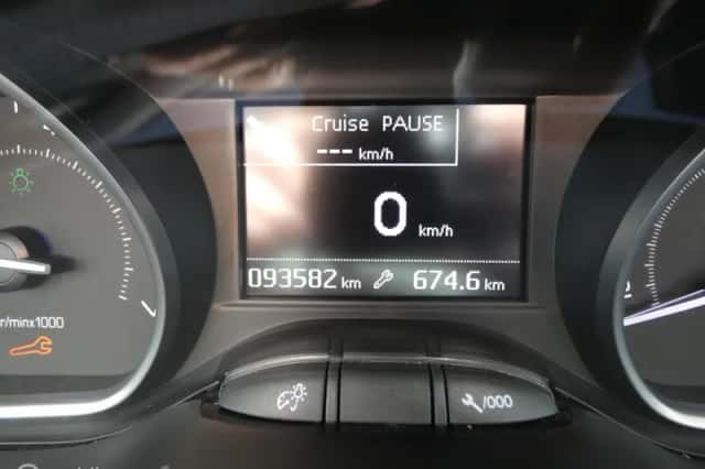 Peugeot 208 (2018) thumbnail 4