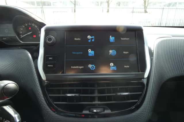 Peugeot 208 (2018) thumbnail 5