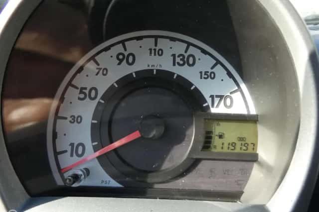 Toyota Aygo (2011) thumbnail 4
