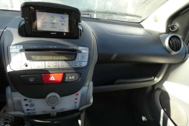 Toyota Aygo (2011) thumbnail 5