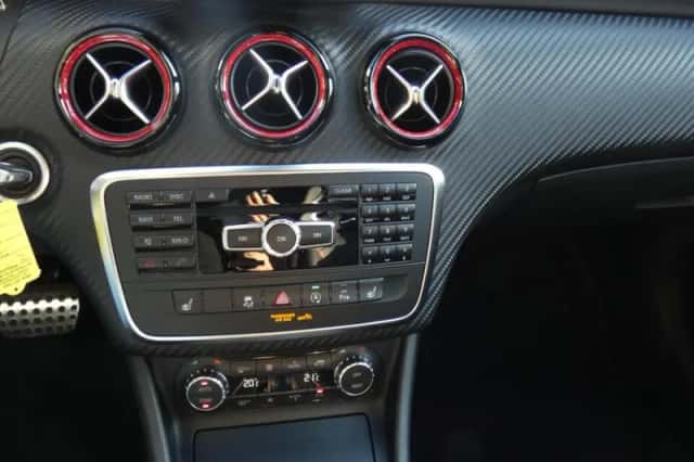 Mercedes-Benz A-Klasse (2015) thumbnail 5