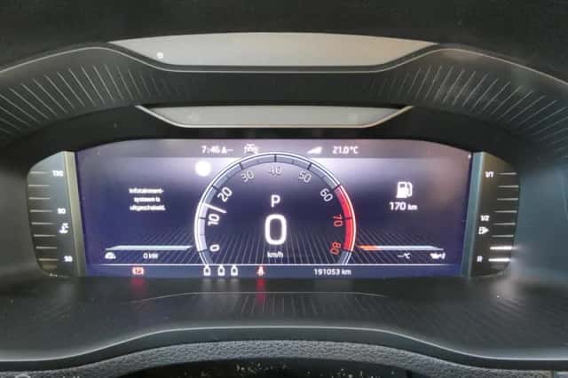 Škoda Karoq (2023) thumbnail 4