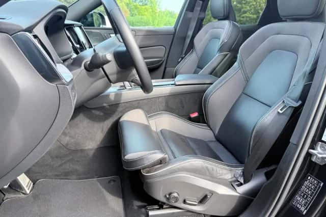 Volvo XC60 (2021) thumbnail 4