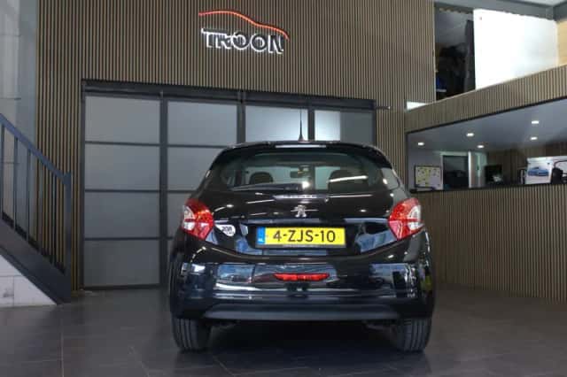 Peugeot 208 (2015) thumbnail 5