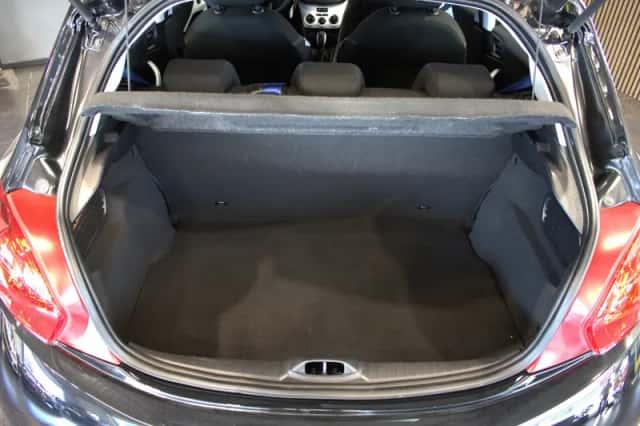 Peugeot 208 (2015) thumbnail 6