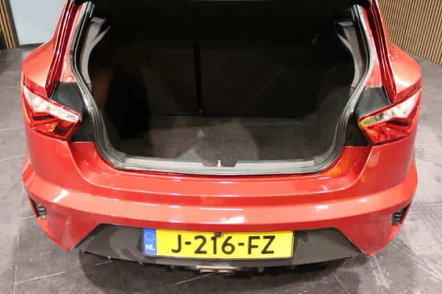 SEAT Ibiza (2010) thumbnail 5
