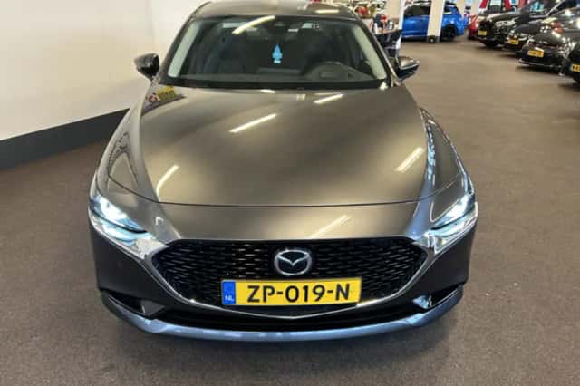 Mazda 3 (2019) thumbnail 4