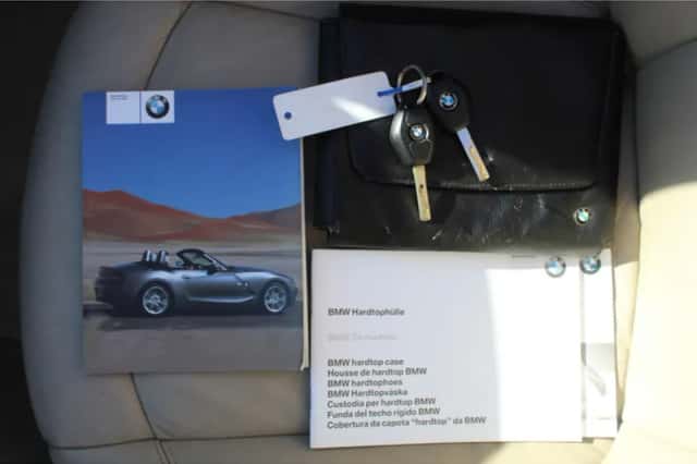 BMW Z4 (2004) thumbnail 3