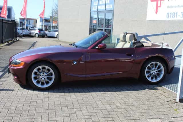 BMW Z4 (2004) thumbnail 5