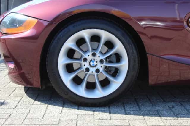 BMW Z4 (2004) thumbnail 6