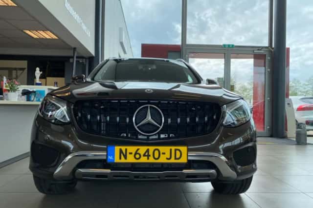 Mercedes-Benz GLC-Klasse (2018) thumbnail 2