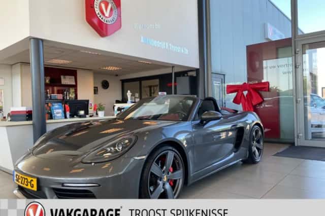 Porsche 718 Boxster (2016) thumbnail 1