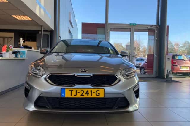 Kia Ceed (2018) thumbnail 3