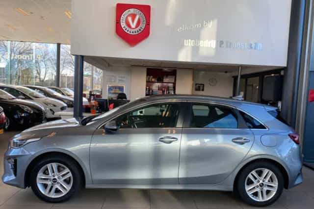 Kia Ceed (2018) thumbnail 4