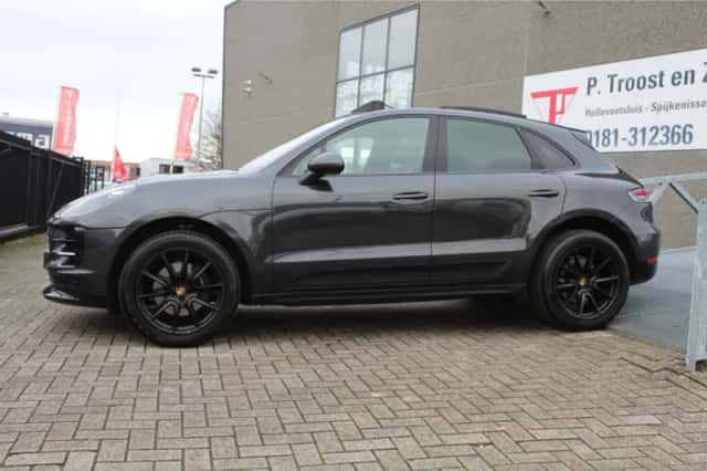 Porsche Macan (2020) thumbnail 5
