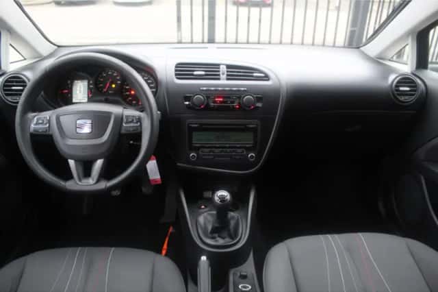 SEAT Leon (2012) thumbnail 6