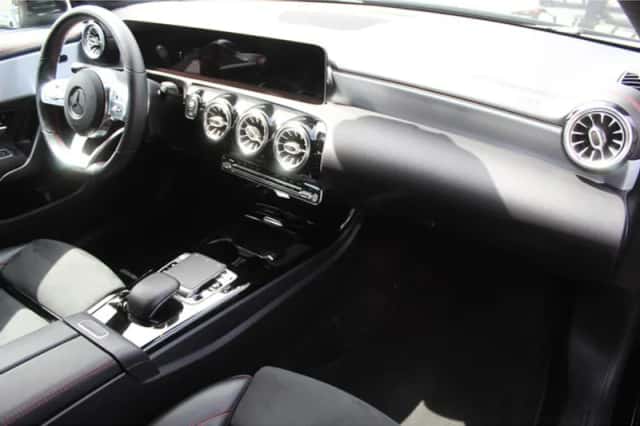 Mercedes-Benz CLA-Klasse (2019) thumbnail 2