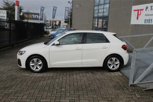 Audi A1 (2020) thumbnail 2