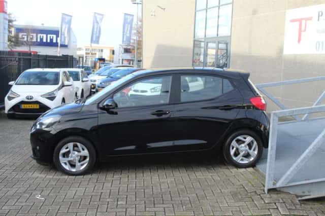 Hyundai i10 (2022) thumbnail 2