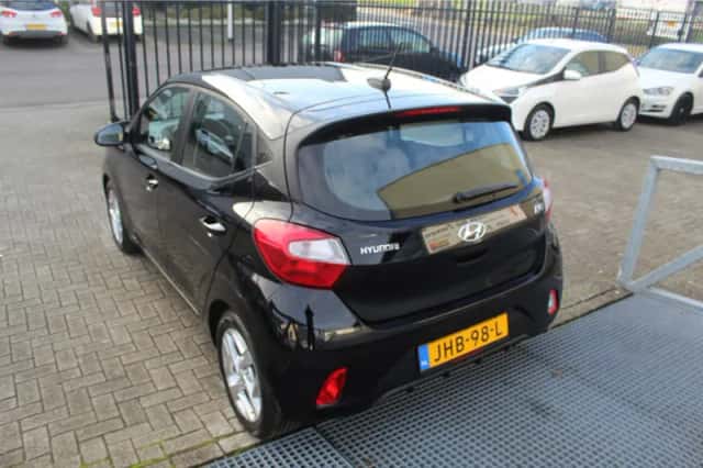 Hyundai i10 (2022) thumbnail 3