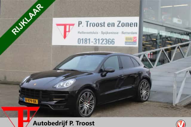 Porsche Macan (2015) thumbnail 1