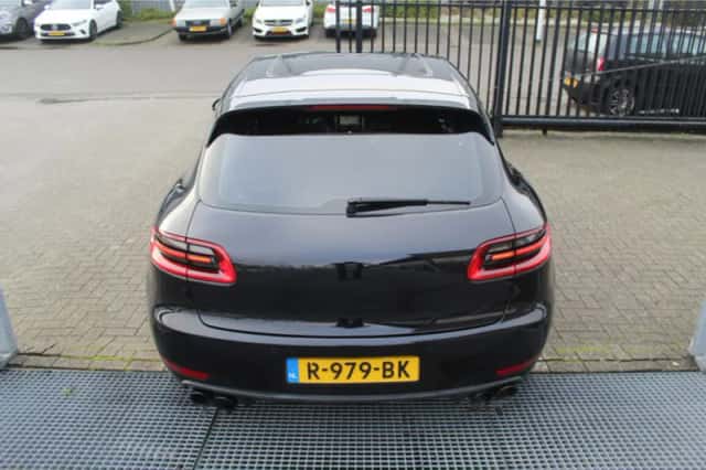 Porsche Macan (2015) thumbnail 4