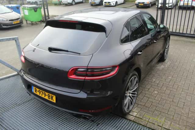Porsche Macan (2015) thumbnail 6