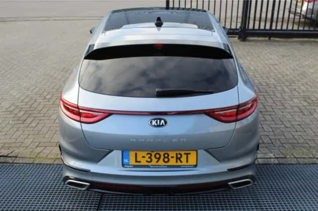 Kia ProCeed (2021) thumbnail 4