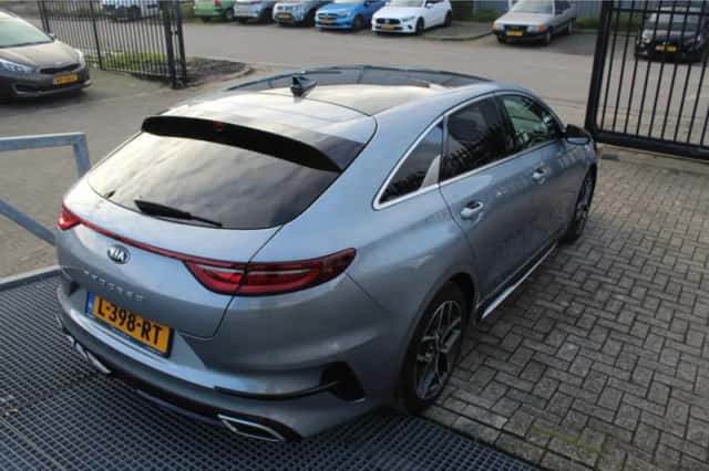Kia ProCeed (2021) thumbnail 6