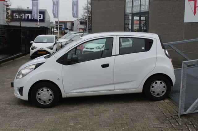 Chevrolet Spark (2013) thumbnail 2
