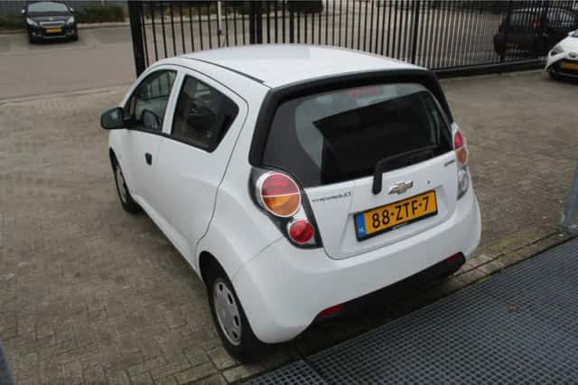 Chevrolet Spark (2013) thumbnail 3