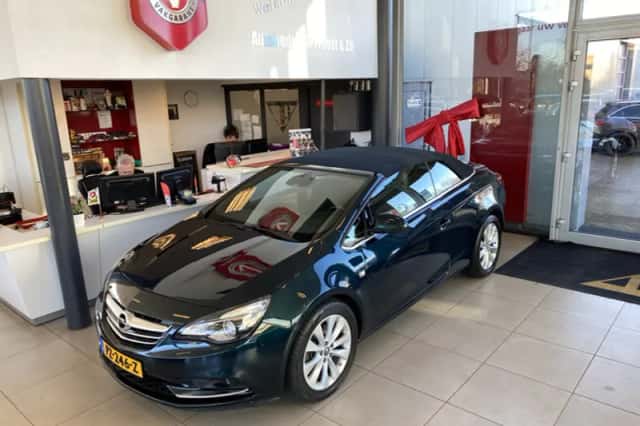 Opel Cascada (2014) thumbnail 3
