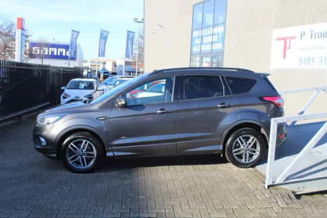 Ford Kuga (2018) thumbnail 3
