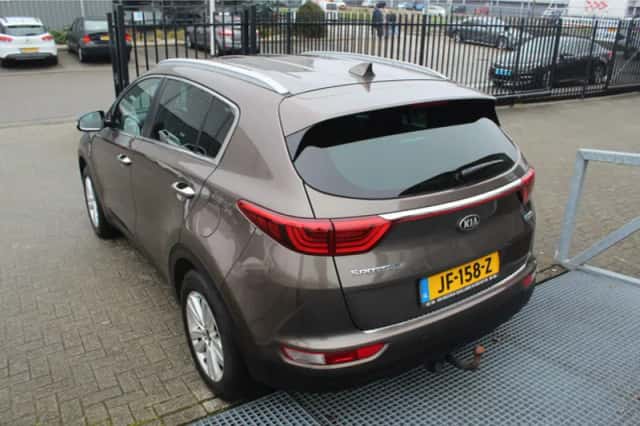 Kia Sportage (2016) thumbnail 5