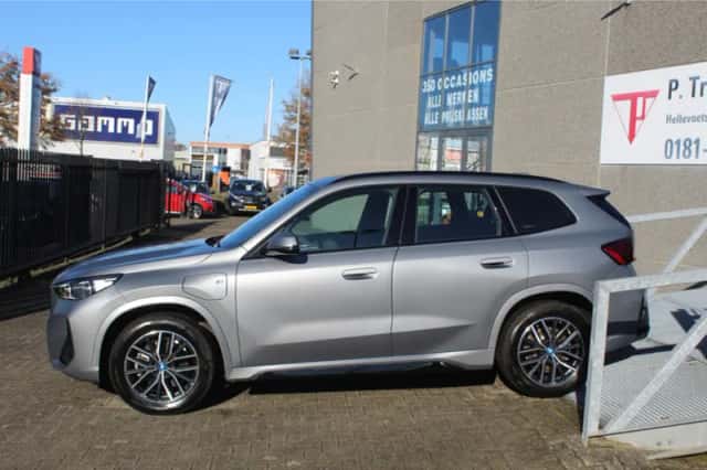 BMW X1 (2023) thumbnail 3