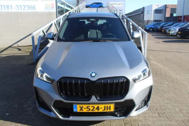 BMW X1 (2023) thumbnail 4