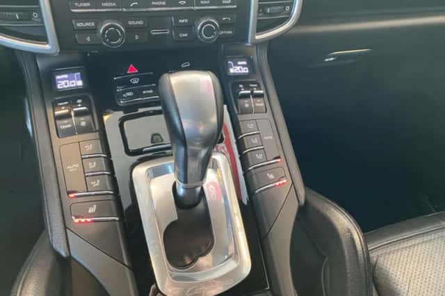 Porsche Cayenne (2015) thumbnail 5