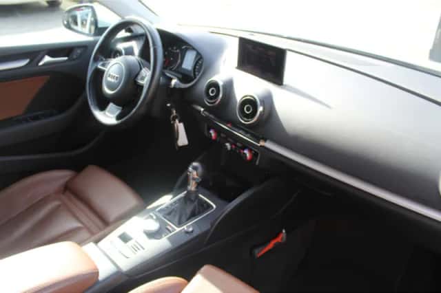Audi A3 (2013) thumbnail 2