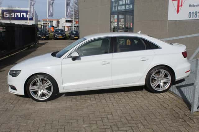 Audi A3 (2013) thumbnail 4