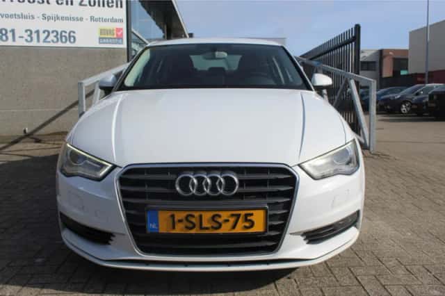 Audi A3 (2013) thumbnail 5