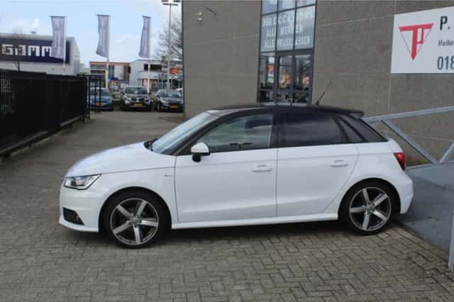 Audi A1 (2015) thumbnail 4