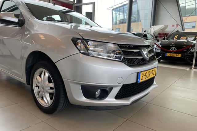 Dacia Sandero (2013) thumbnail 2